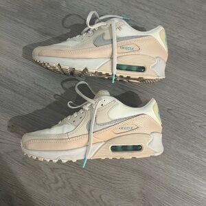 Nike Women's Air Max 90 ‘Mama’